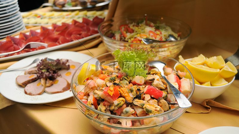 小零食批发一件代发，揭秘高效运营之道**